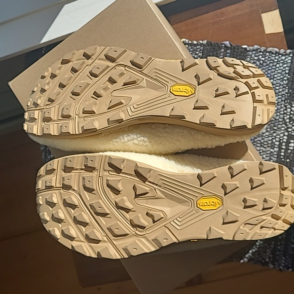 Price Drop!  Topo Revive Shoes Slippers - Picture 3 of 5